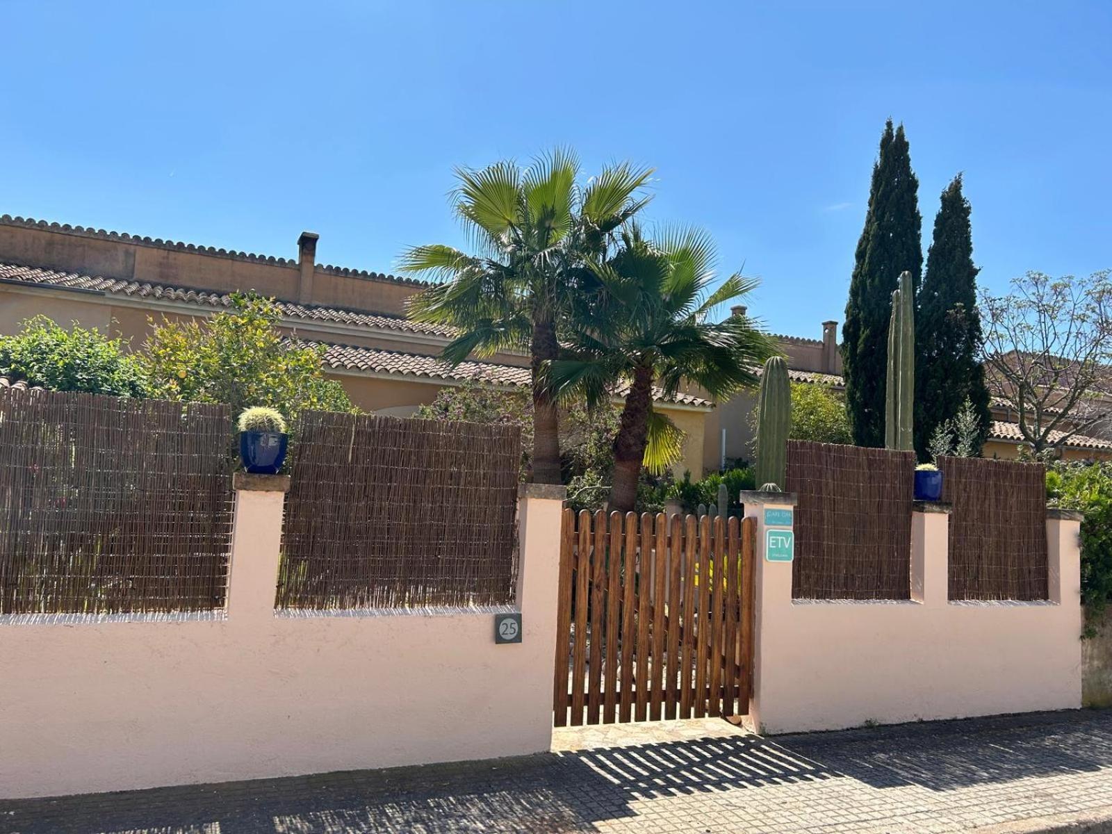 Can Om Campos  Exterior photo